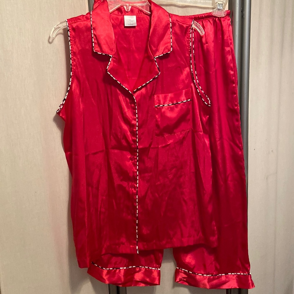 Cabernet pink pajamas women L